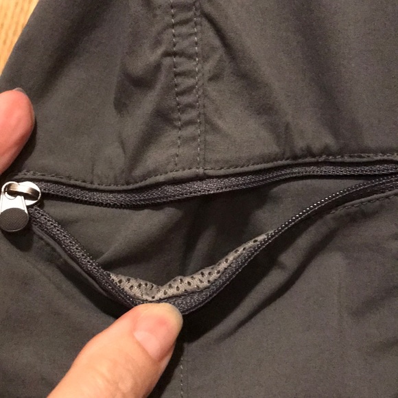 LL Bean Comfort Trail Pants Capri Crop size 12 x 22” Adjustable inner waist EUC - Picture 4 of 15